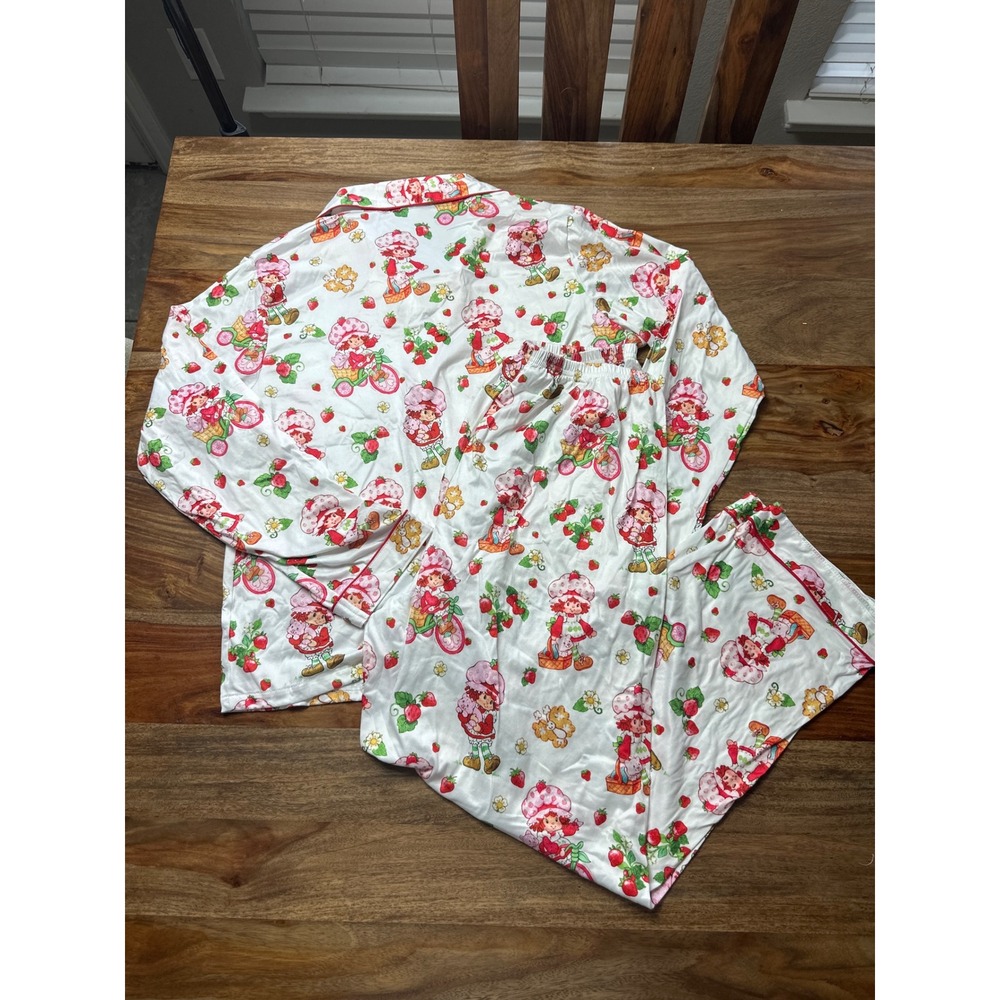 Strawberry Shortcake Pajama Set Womens Large White Red Long‎ Sleeve Button Down - Picture 3 of 3